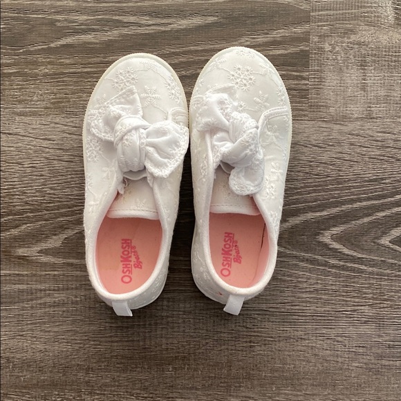 OshKosh B'gosh Other - OshKosh B'gosh Kids White Shoes